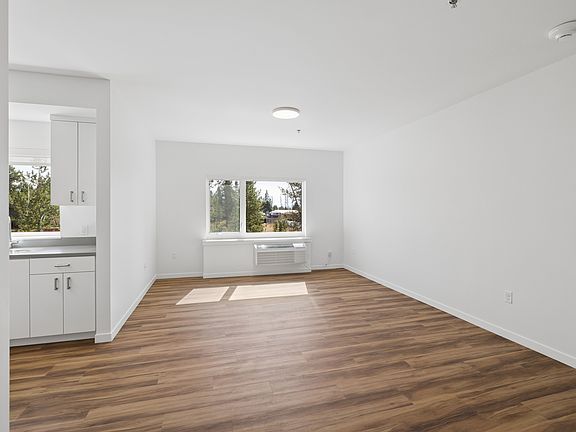 4th image of 52695 Drafter Rd #312