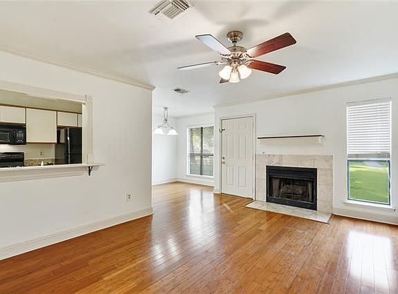 3rd image of 213 Pineridge Ct #213