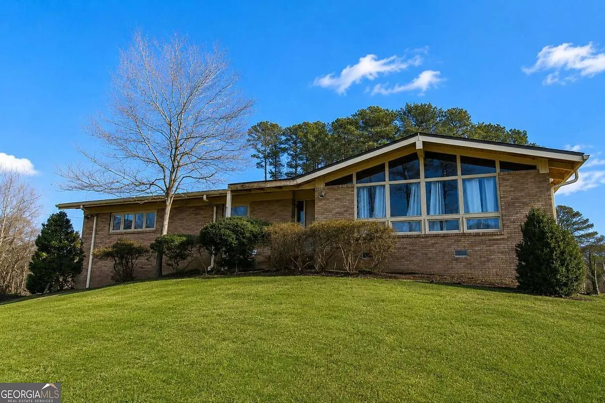 4 bed, 3.0 bath, $2,795 — Photo 1