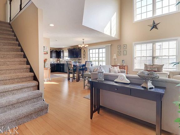 3rd image of 4 Rock Garden Ct APT 2