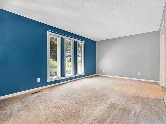 2nd image of 6902 Deerwood Dr