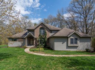 66711 Maple Wood Dr, Edwardsburg, MI 49112