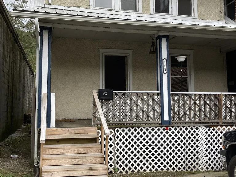 1713 Bluefield Ave — Photo 11