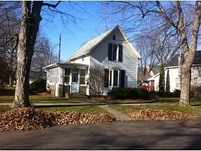 1122 Monroe St photo 1