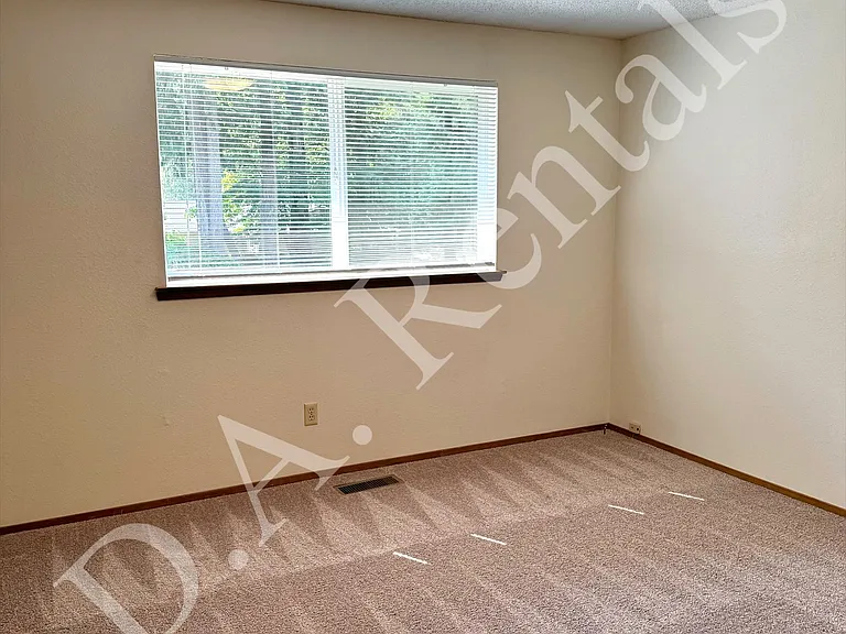 3210B Mayfair Dr SW — Photo 7