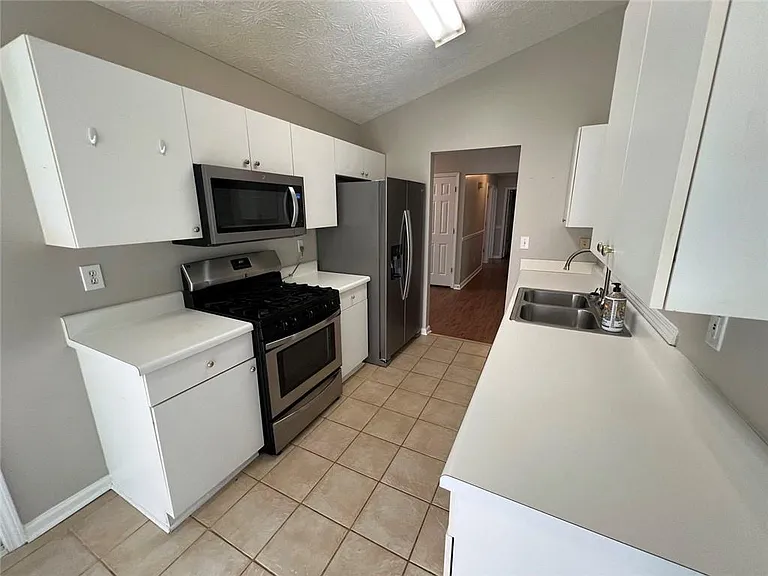 3770 Oak Park Dr — Photo 4