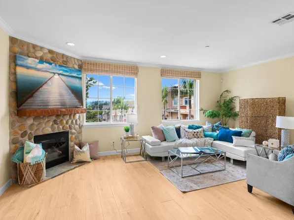 2744 Carlsbad Blvd Unit 205, Carlsbad, CA 92008