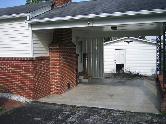 5th image of 388 Skyline Dr