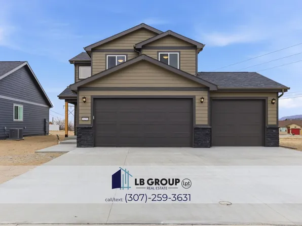 825 S 6th Ave, Mills, WY 82644