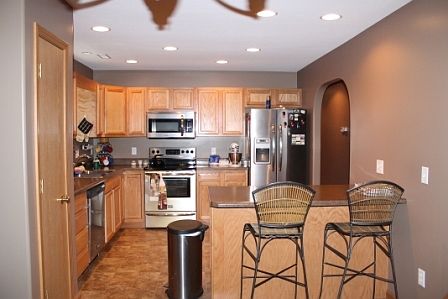 4th image of 304 Glory Ave