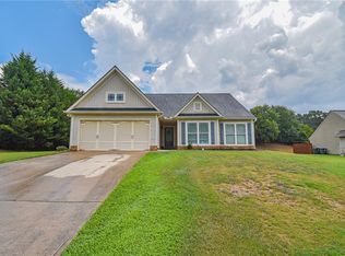 355 Fairfield Dr, Jefferson, GA 30549