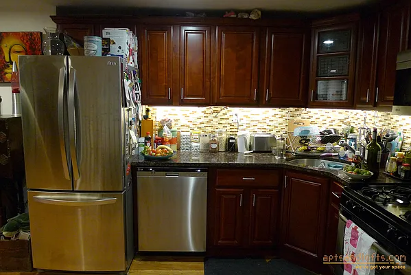 Rented by aptsandlofts.com | media 12