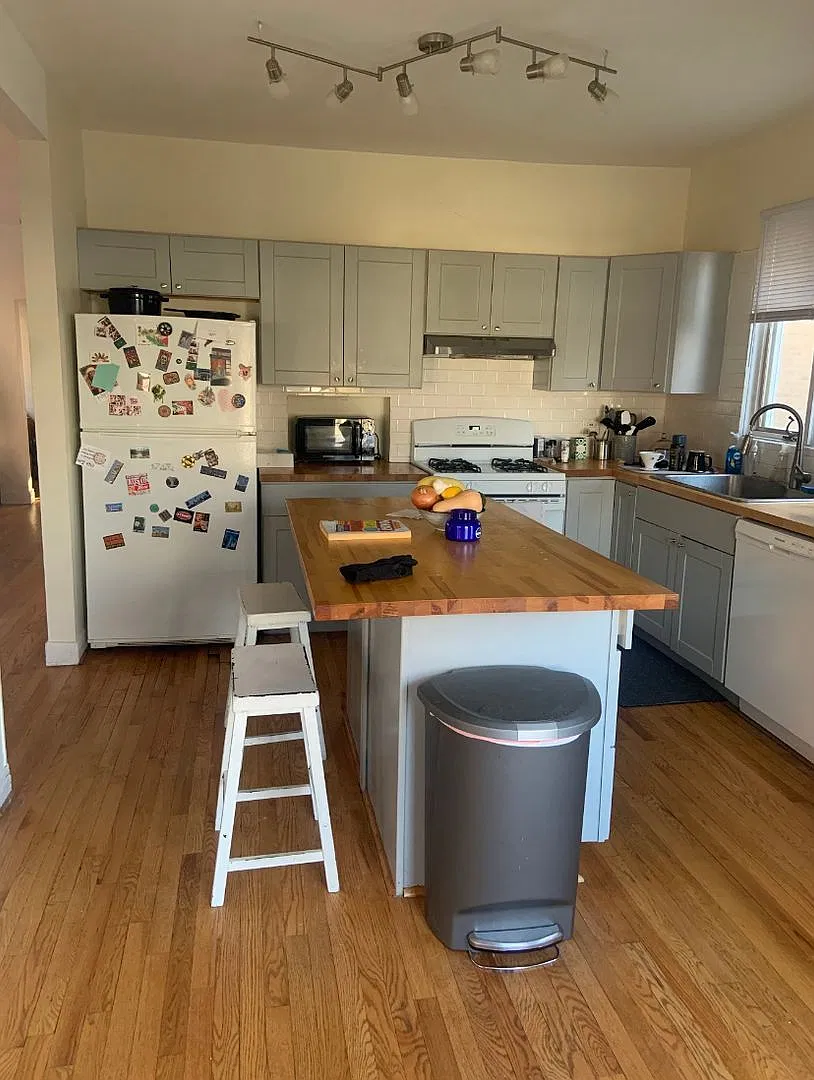 5 Bed / 3 Bath House Minutes from Northwestern University — Photo 3