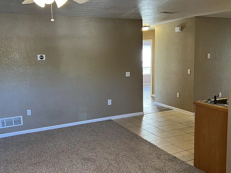 707 Elliott Ln — Photo 12