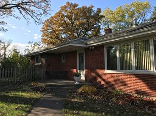 16W425 Timberlake Dr, Willowbrook, IL