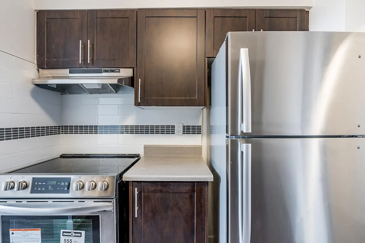 Evans Apartments — Photo 1