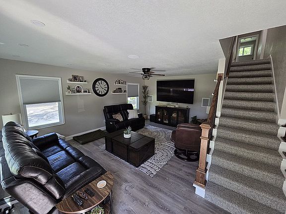 3rd image of 2223 Laurel Valley Dr
