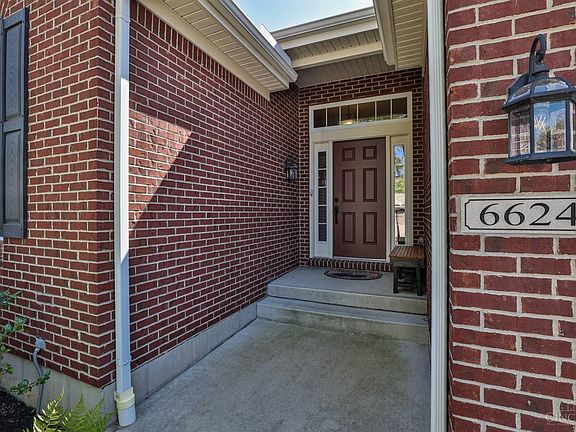 3rd image of 6624 Creekside Way