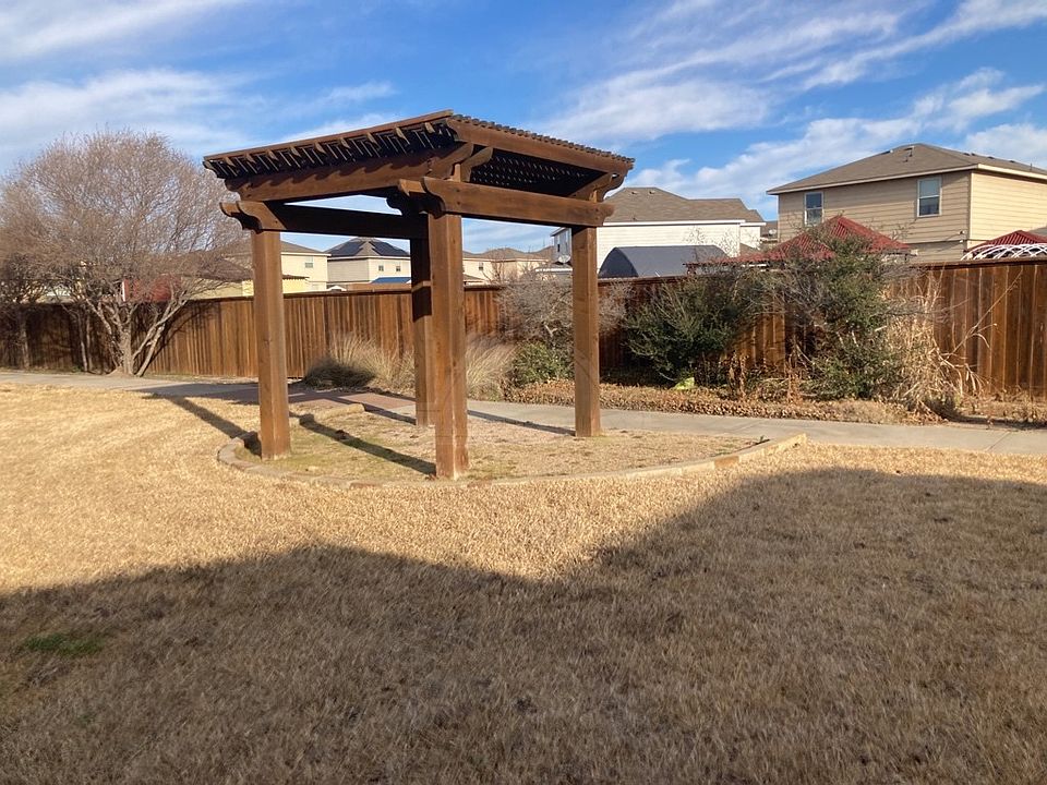 1st image of 905 Safari Dr #A