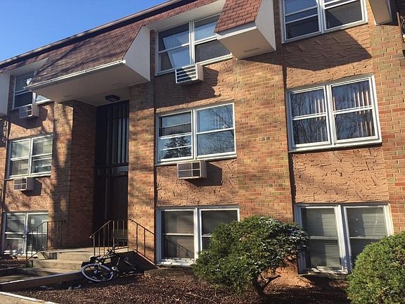 3rd image of 160 Kearsing Pkwy APT B