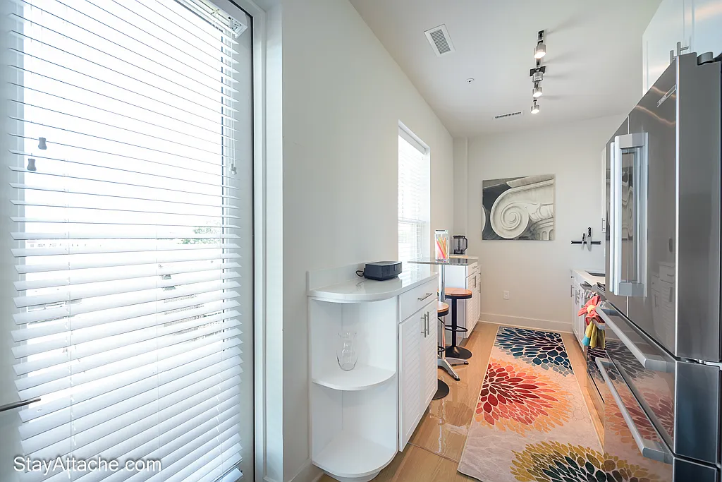 1 bed, 518 sqft, $3,120 — Photo 4