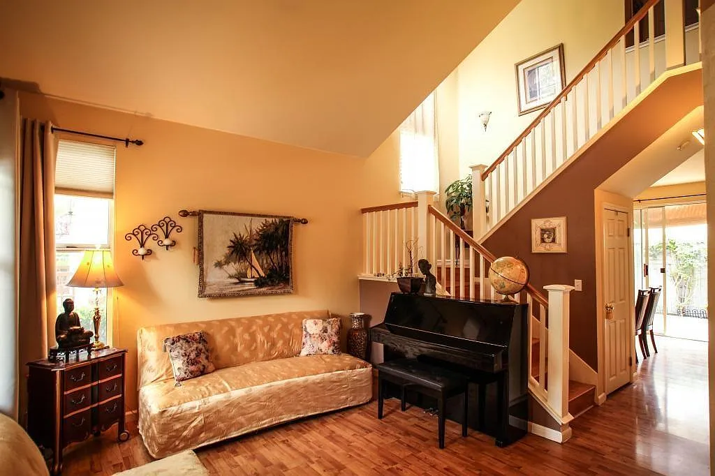 3 bed, 2.5 bath, 1538 sqft, $4,200 — Photo 1