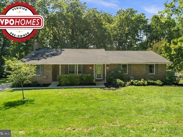 6421 Locust Ln, Sykesville, MD 21784