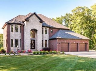 3130 Duana Dr, Milford, MI 48380