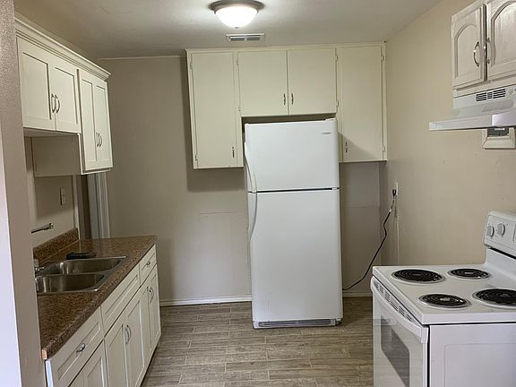4th image of 118 E Central Ave