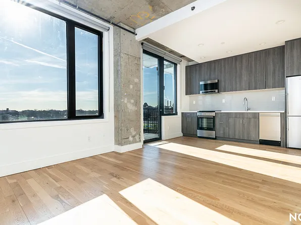 824 East New York Avenue image 1 of 19