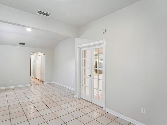 3rd image of 14623 SUNSET DRIVE
