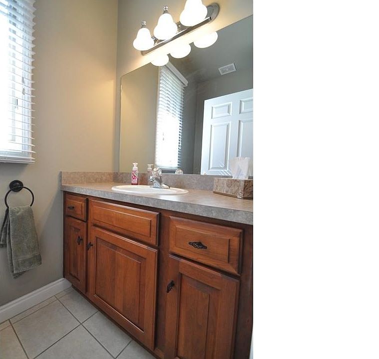 2nd image of 1028 Moran Dr