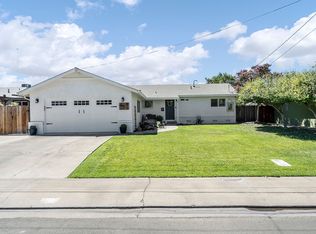 810 W 5th St, Ripon, CA 95366