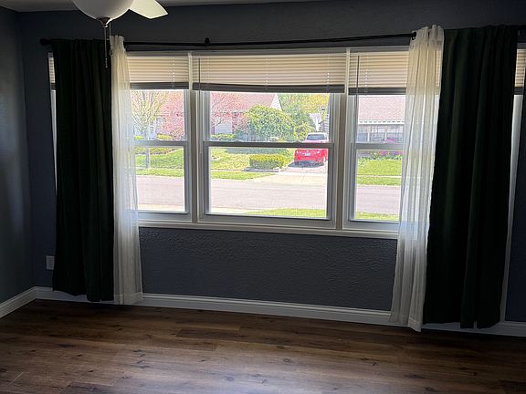 3rd image of 2545 Dunhill Pl