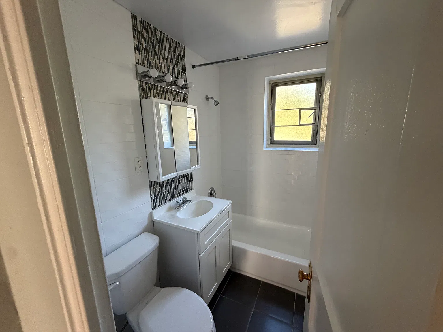 1 bed, 750 sqft, $2,350 — Photo 4