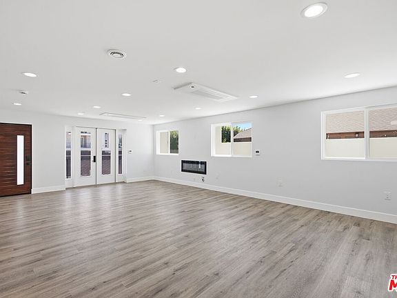 5th image of 11611 Burbank Blvd