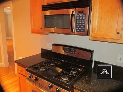 95 Strathmore Rd #1 — Photo 12