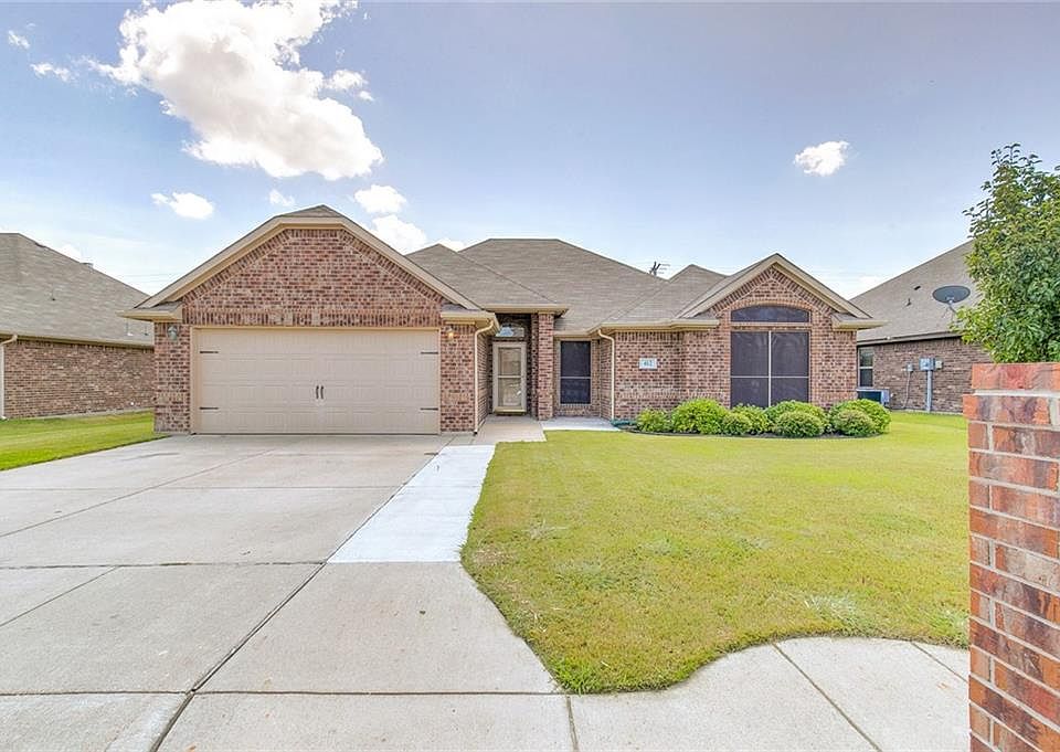 1st image of 412 Lockwood Ln