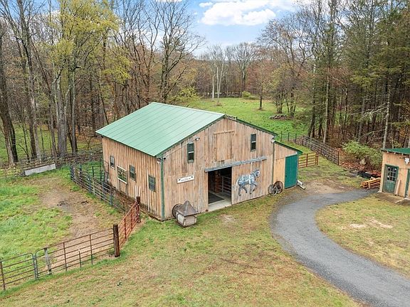 5th image of 340 Ball Hill Rd