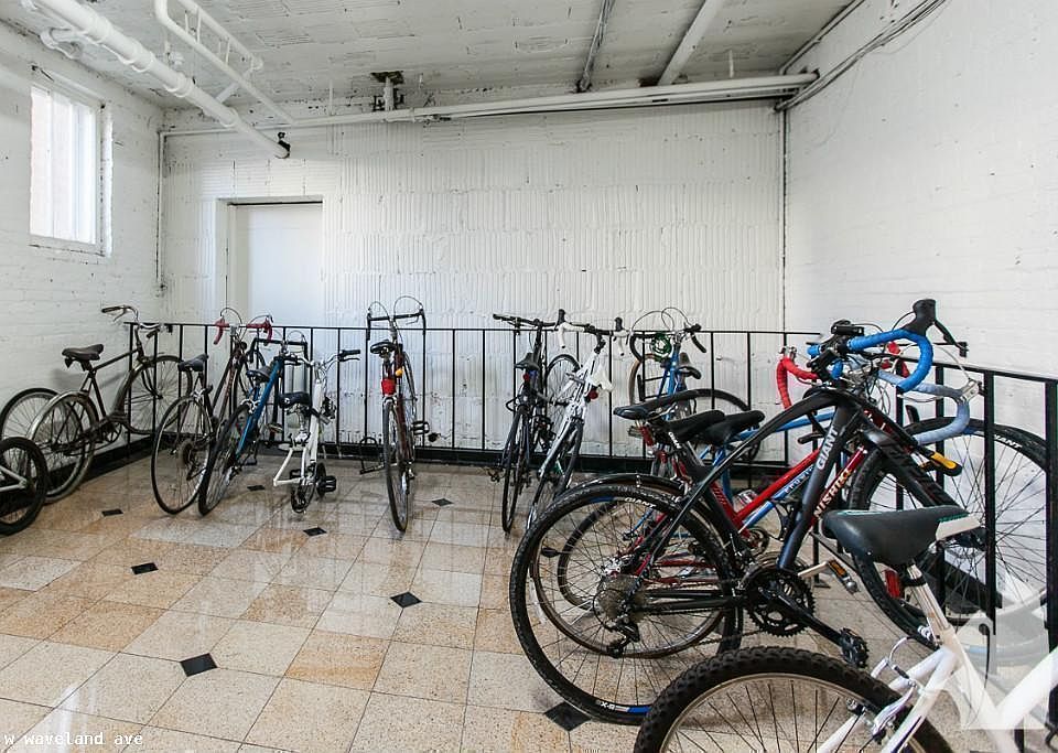 1st image of 818 W Waveland Ave #1018