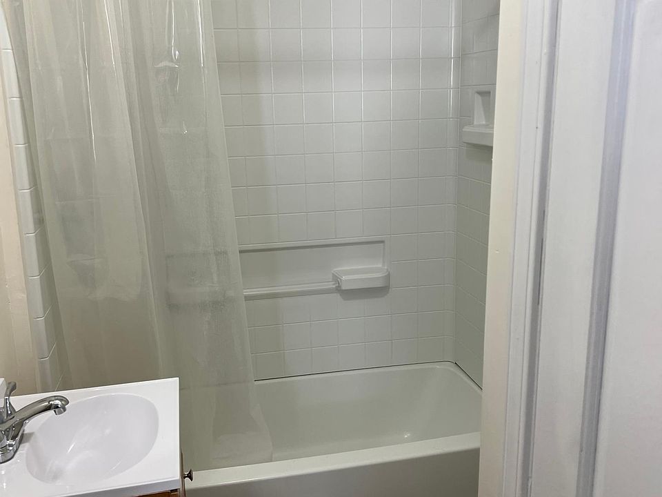 1st image of 810 S West St