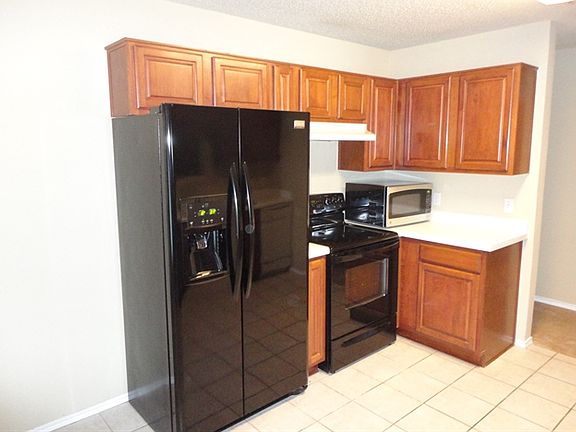 5th image of 8028 Iris Cir
