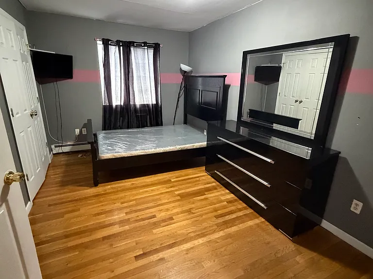 239 Robinson Ave #2 — Photo 8