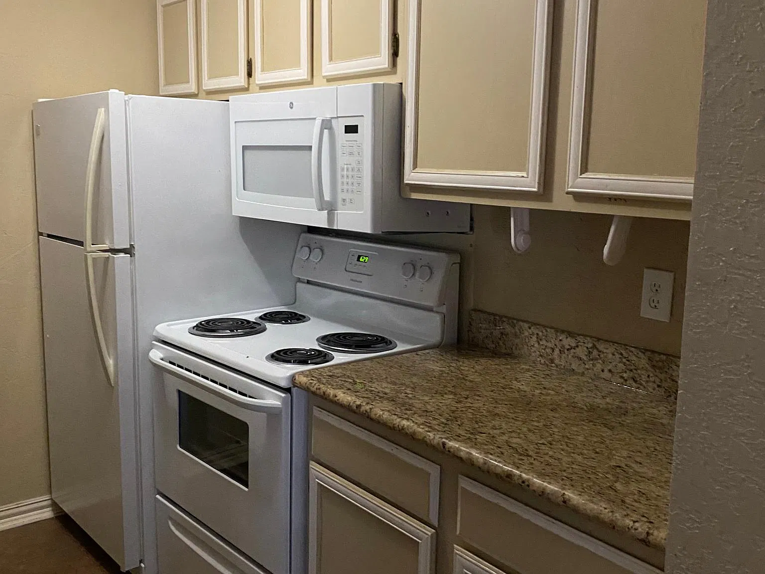 1 bed, 688 sqft, $825 — Photo 4