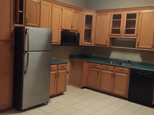 113 1/2 N Main St #A, Tuscumbia, AL 35674