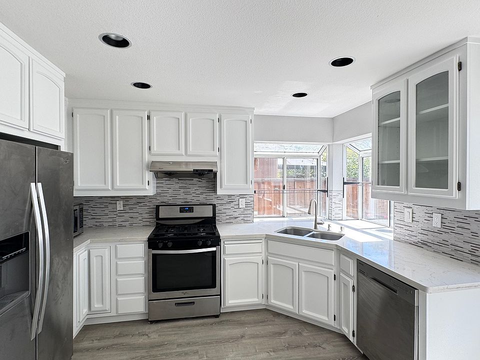 Kitchen front