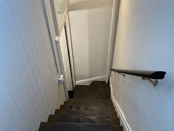 5th image of 3414 Whitfield Ave #4