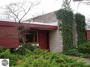 3rd image of 1004 E Eighth St