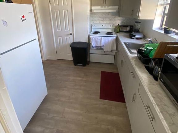 4th image of 335 NE 35th St #335