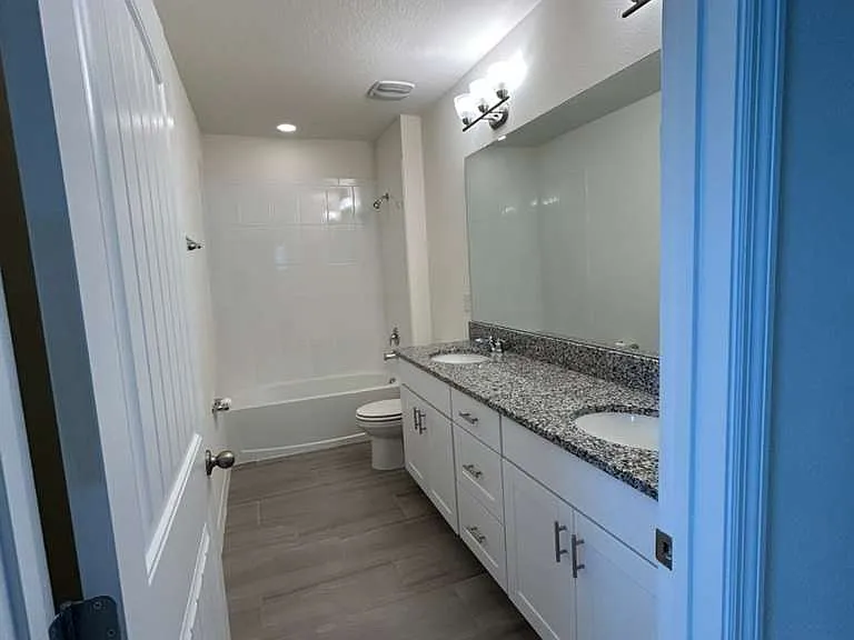 16453 Point Rock Dr — Photo 30